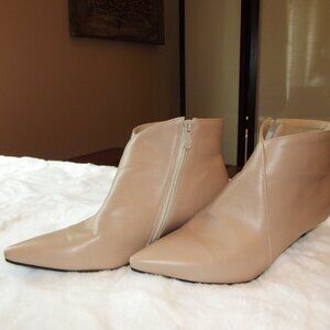 Tan Ankle Boots make any outfit so cute. Love them so much but just don’t fit.